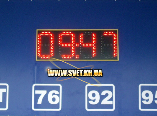Світлодіодний годинник